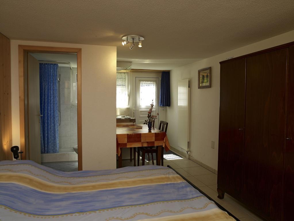 Hotel-Gite Rural A 3 Km De Delemont Courcelon Exterior photo